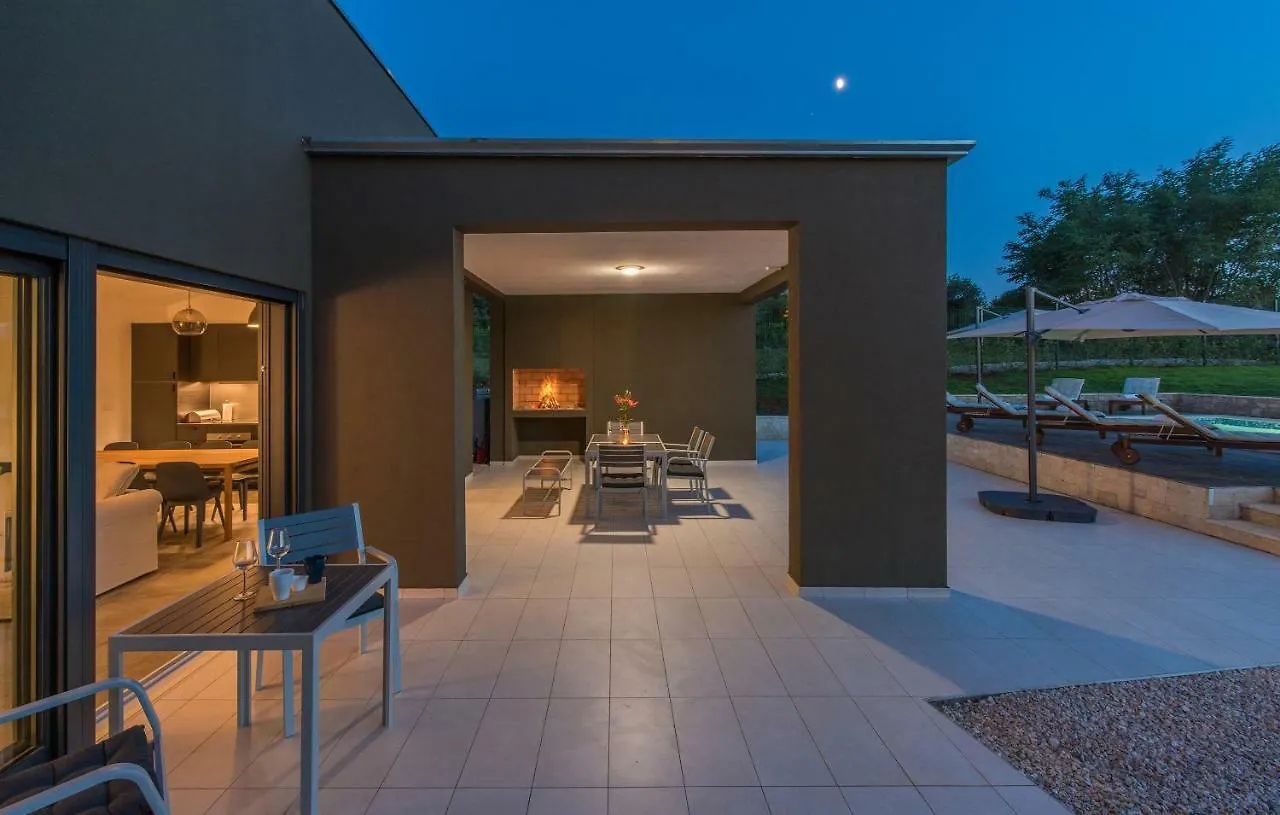 Villa Terra Petehi 0*,